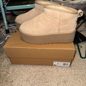 Classic Ultra Mini Platform Uggs